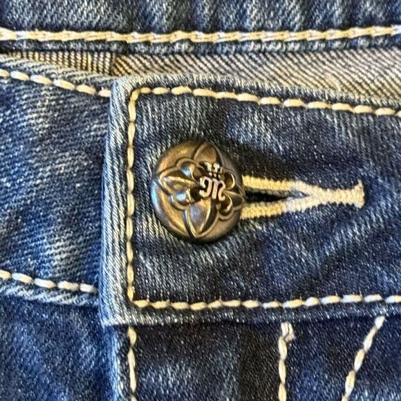 Miss Me Rhinestone Studded Dark Wash Denim Casual Capris - Picture 7 of 8